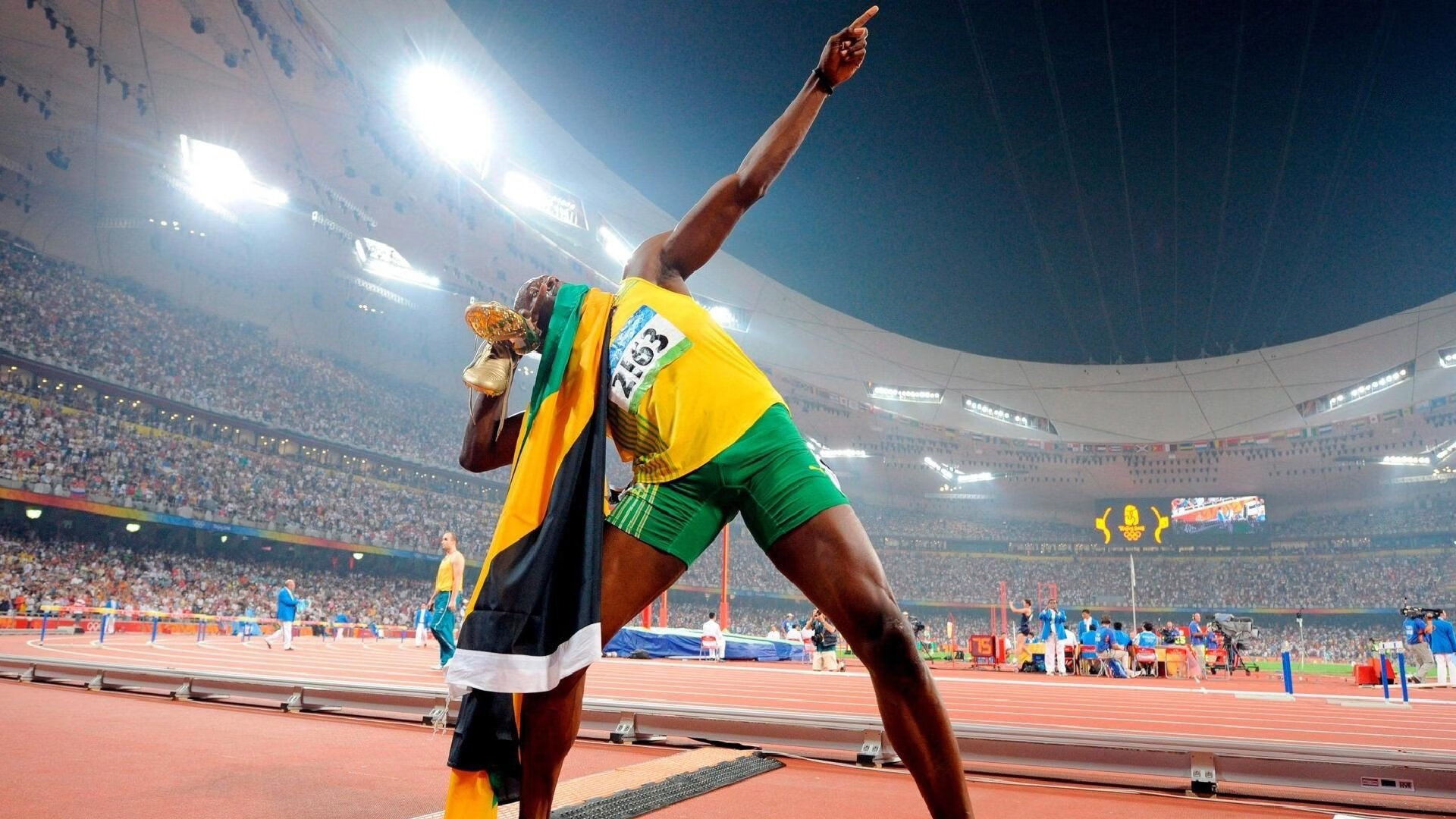 德甲争冠战焦点战，巴萨冲垮巴拉圭，双线战场上的战术与意志较量