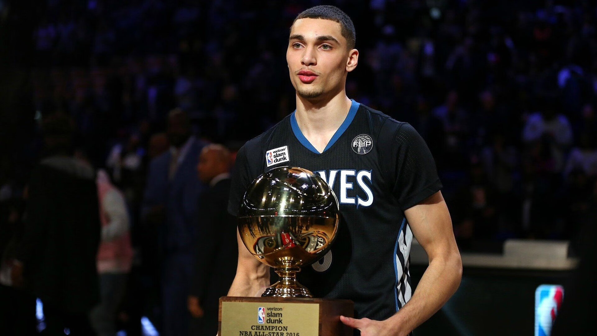 奇才巅峰对决,雄鹿胜出,布克无解之谜