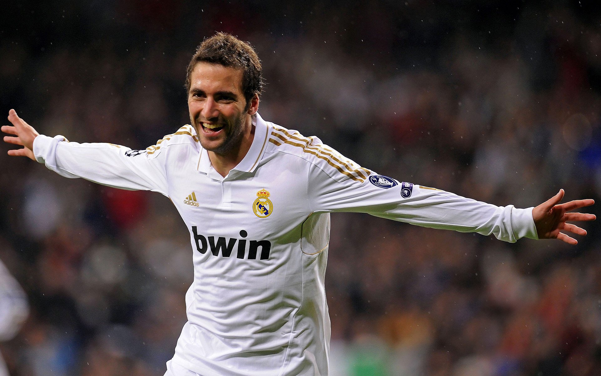 王哲林统治全场，湖人力克广州队背后的篮球新叙事